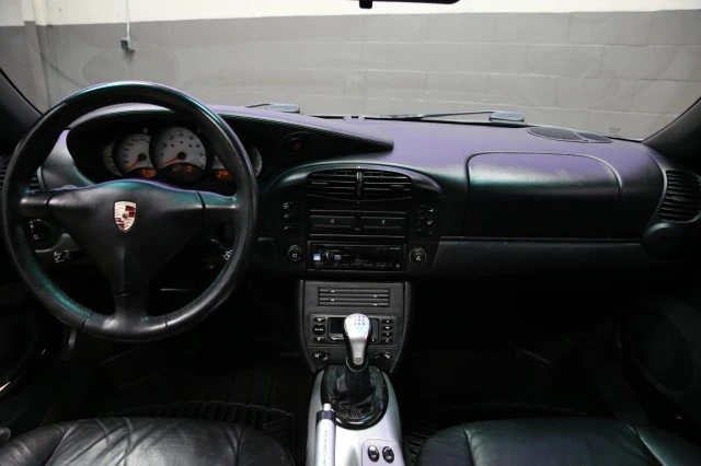 2001 Porsche 996 Carrera - Image 10 of 24
