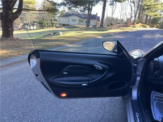 2001 Porsche 996 Carrera - Image 19 of 21