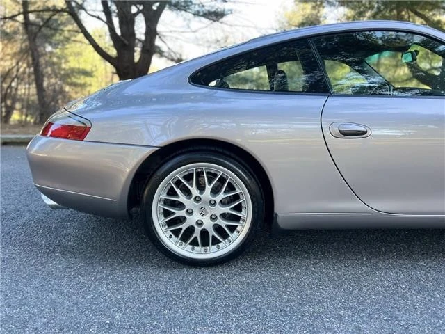 2001 Porsche 996 Carrera - Image 12 of 21