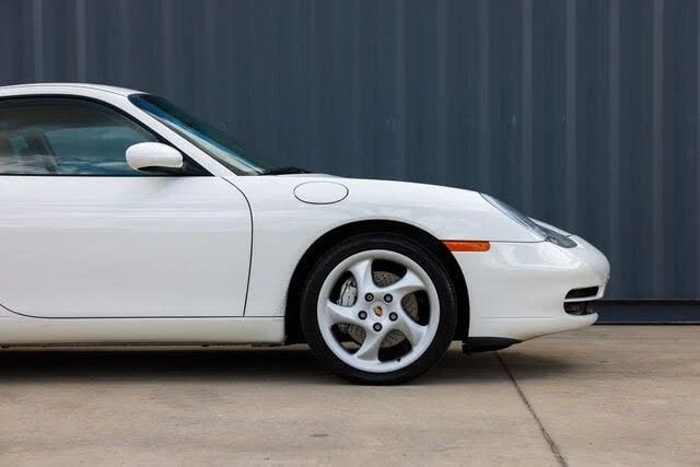 2001 Porsche 996 Carrera - Image 23 of 31