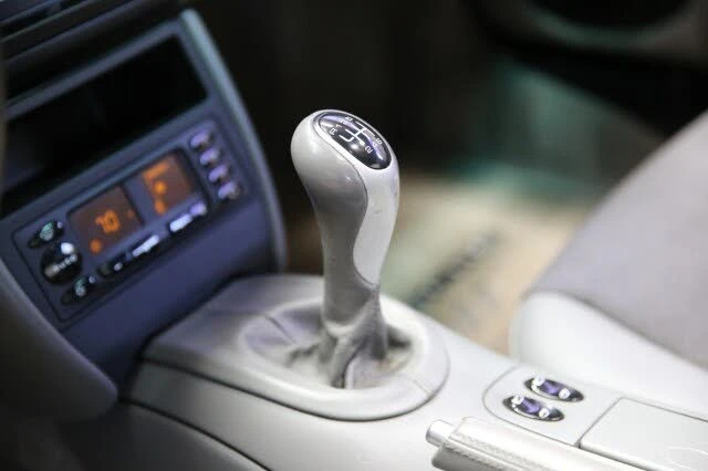 2001 Porsche 996 Carrera - Image 16 of 31