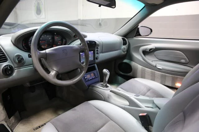 2001 Porsche 996 Carrera - Image 26 of 31