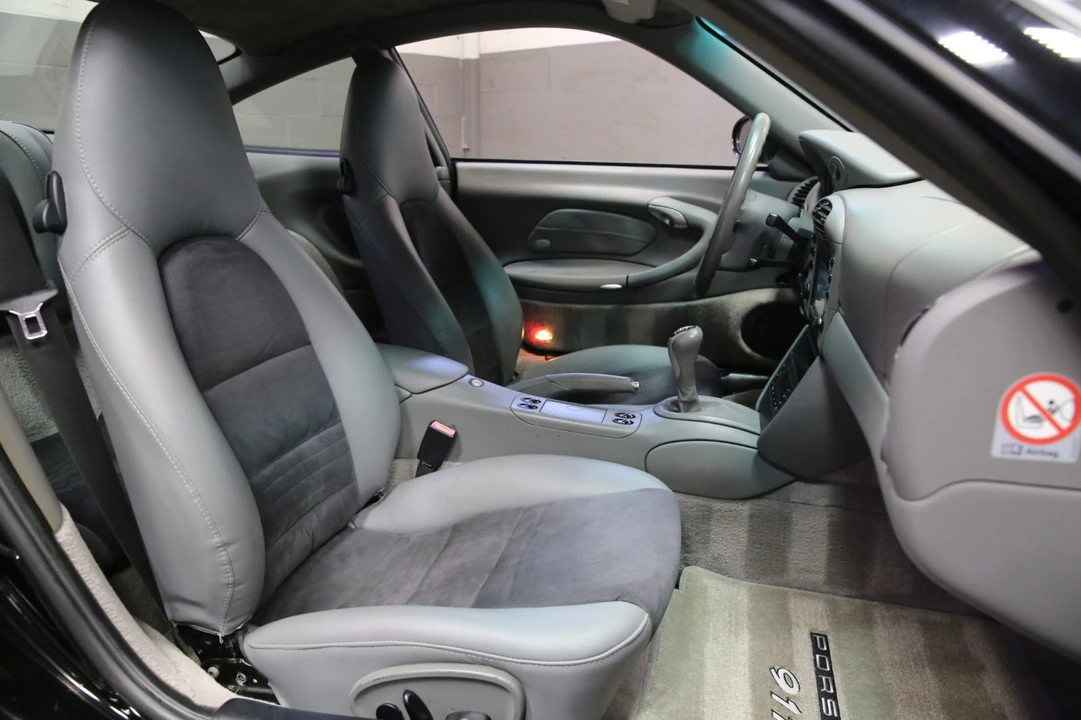 2001 Porsche 996 Carrera - Image 13 of 31