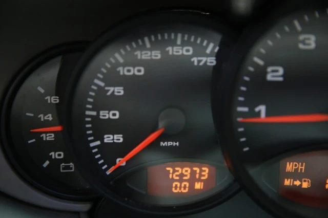 2001 Porsche 996 Carrera - Image 8 of 24