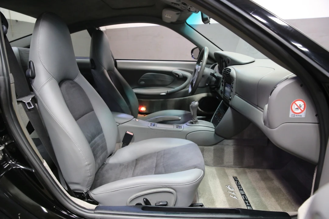 2001 Porsche 996 Carrera - Image 22 of 31