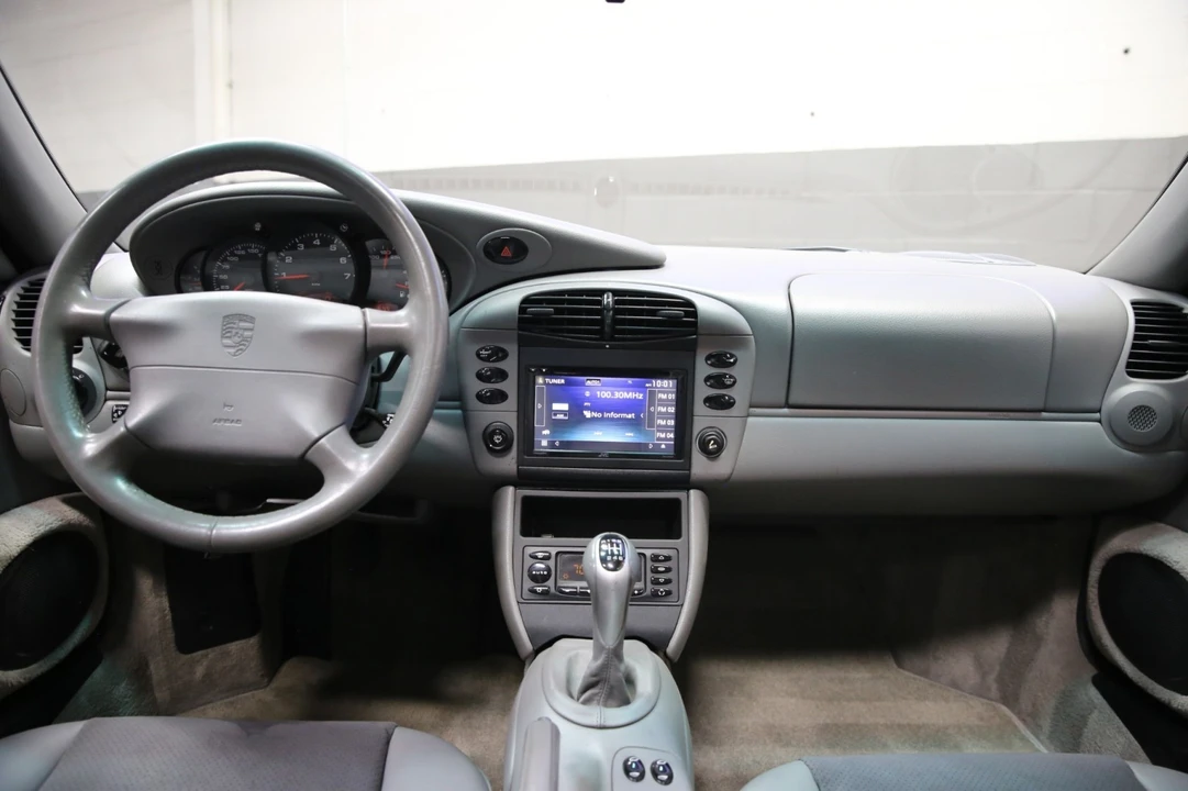 2001 Porsche 996 Carrera - Image 9 of 31