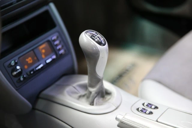 2001 Porsche 911 - Image 16 of 24