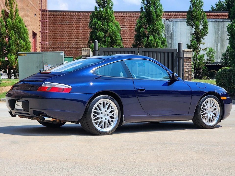 2001 Porsche 911 - Image 16 of 31