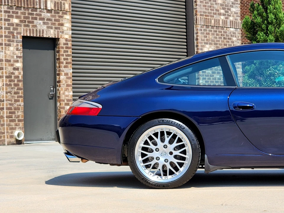 2001 Porsche 911 - Image 19 of 31