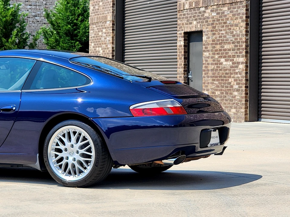 2001 Porsche 911 - Image 11 of 31