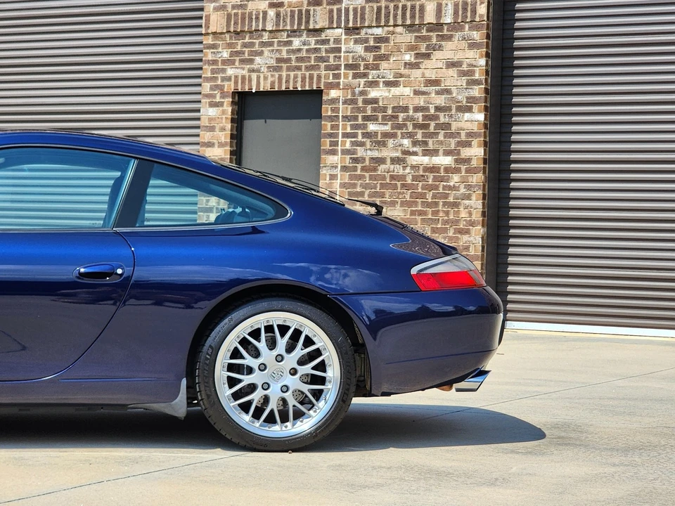 2001 Porsche 911 - Image 10 of 31