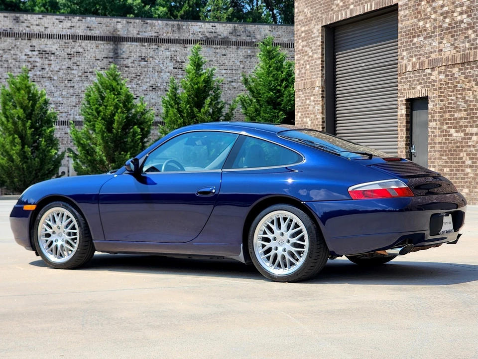 2001 Porsche 911 - Image 13 of 31