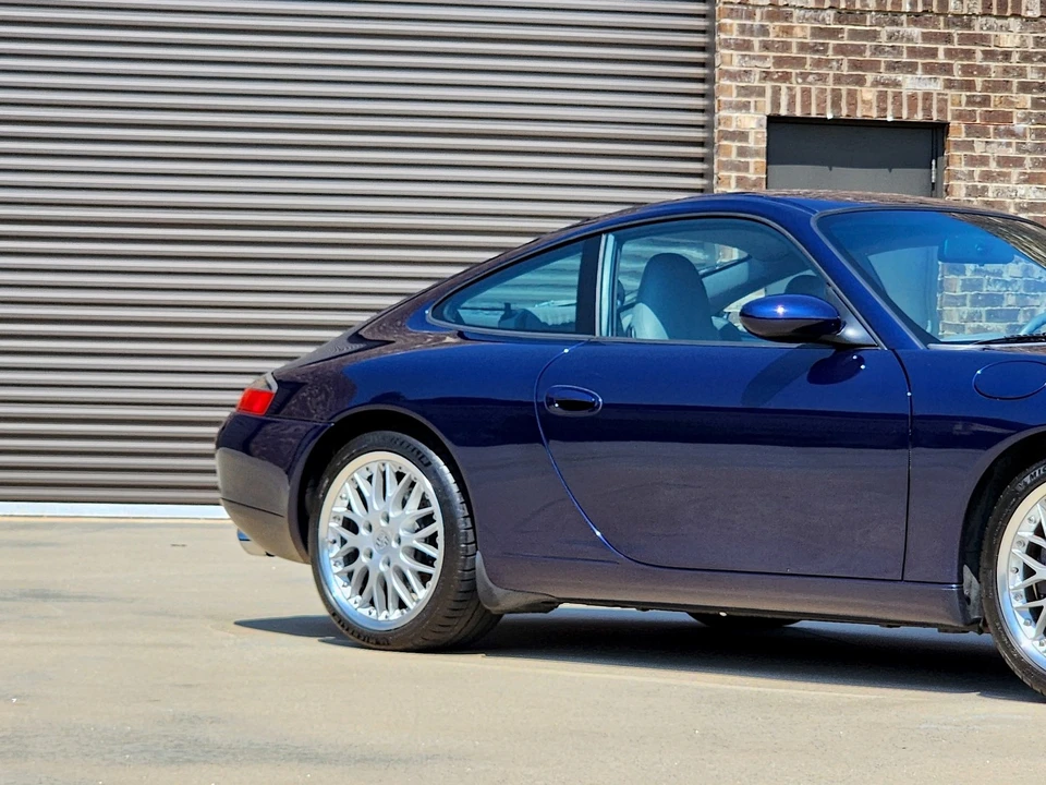 2001 Porsche 911 - Image 21 of 31