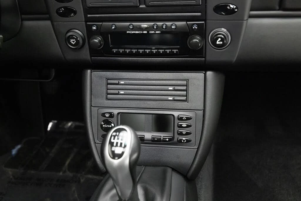 2001 Porsche 996 Carrera - Image 28 of 31