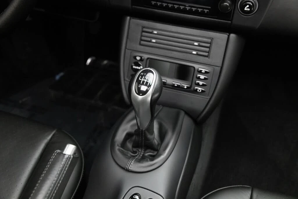 2001 Porsche 996 Carrera - Image 26 of 31