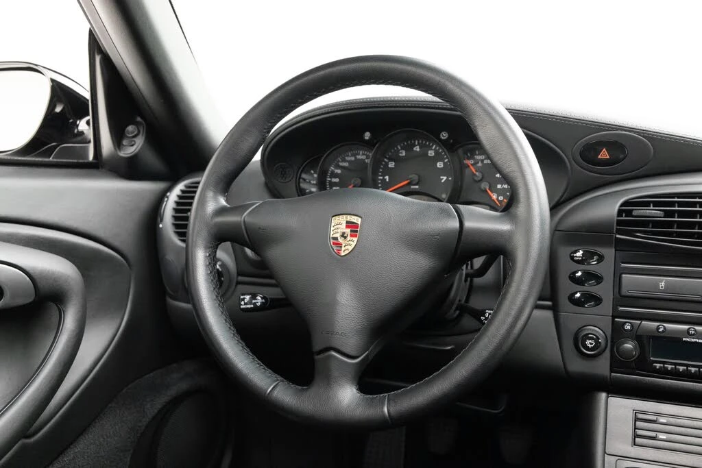 2001 Porsche 996 Carrera - Image 12 of 31