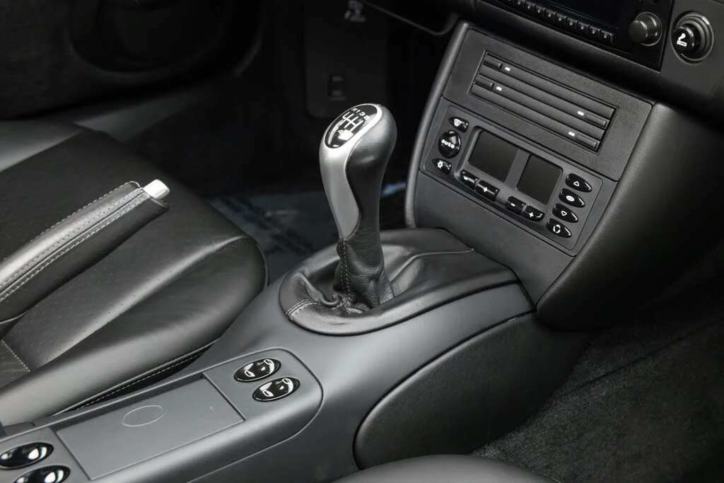 2001 Porsche 996 Carrera - Image 24 of 31