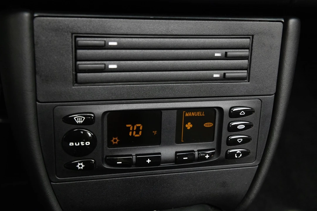 2001 Porsche 996 Carrera - Image 14 of 31