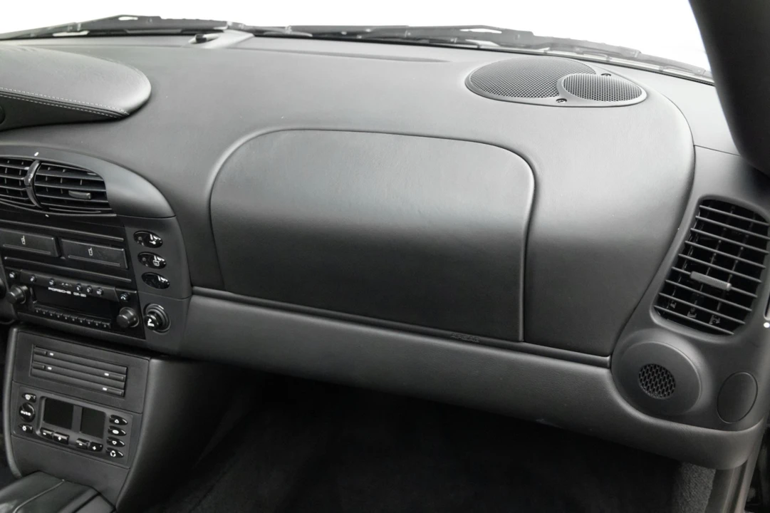 2001 Porsche 996 Carrera - Image 13 of 31