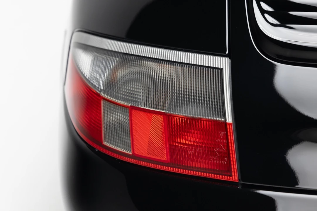2001 Porsche 996 Carrera - Image 21 of 31