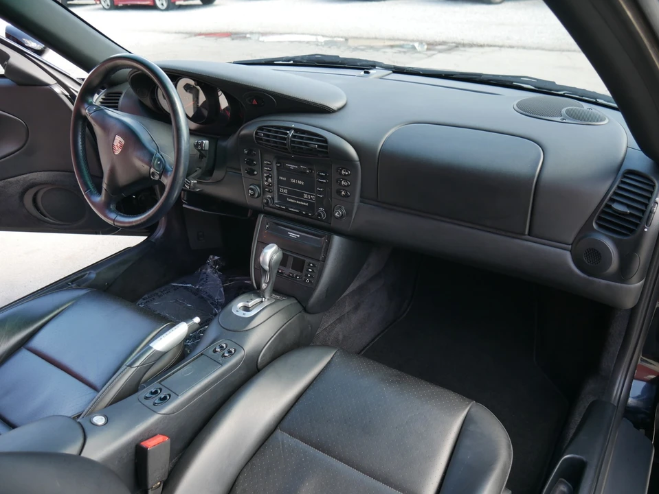 2001 Porsche 996 Carrera - Image 26 of 31