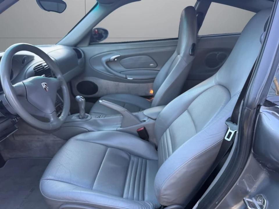 2001 Porsche 996 Carrera - Image 10 of 21