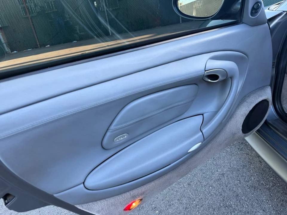 2001 Porsche 996 Carrera - Image 11 of 21
