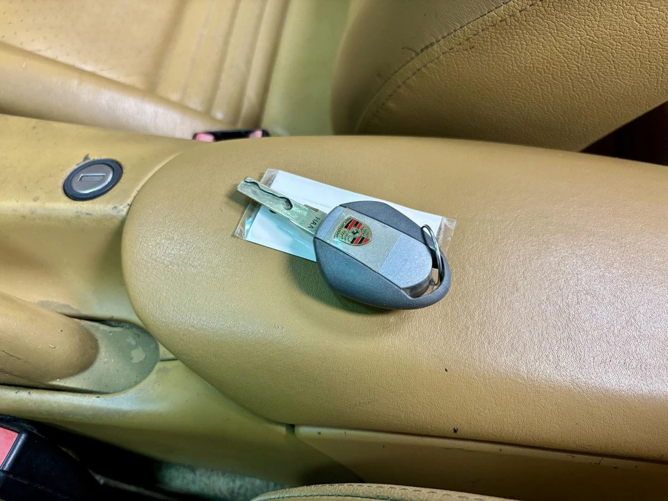 2001 Porsche 996 Carrera - Image 29 of 29