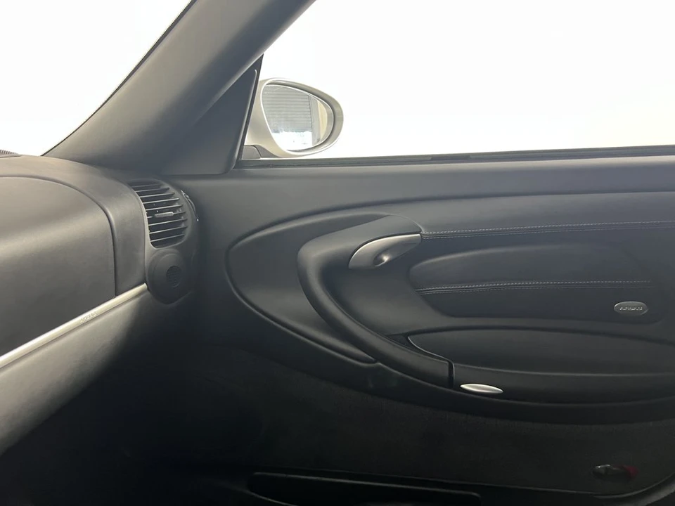 2001 Porsche 996 Carrera - Image 12 of 23