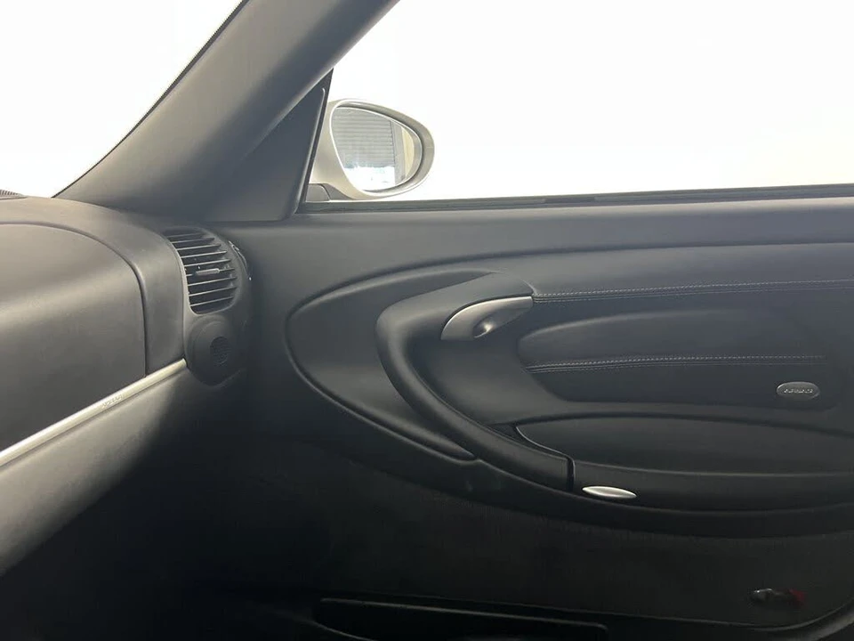 2001 Porsche 996 Carrera - Image 12 of 23