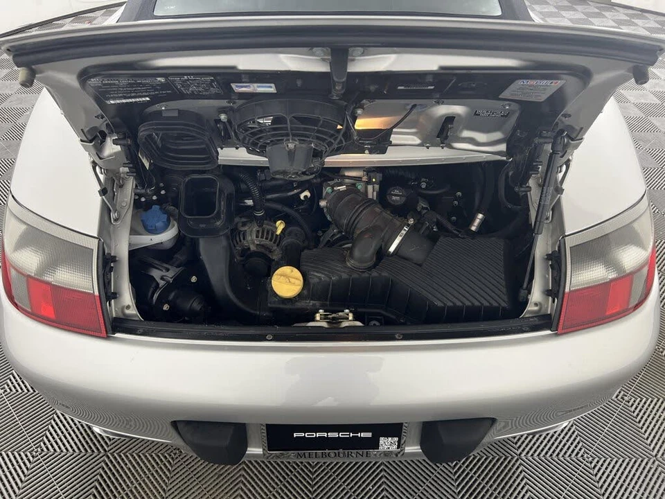 2001 Porsche 996 Carrera - Image 19 of 23