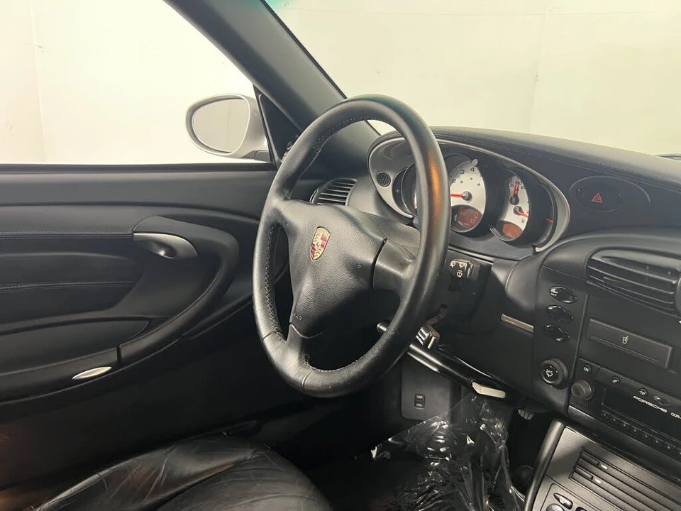 2001 Porsche 996 Carrera - Image 10 of 23