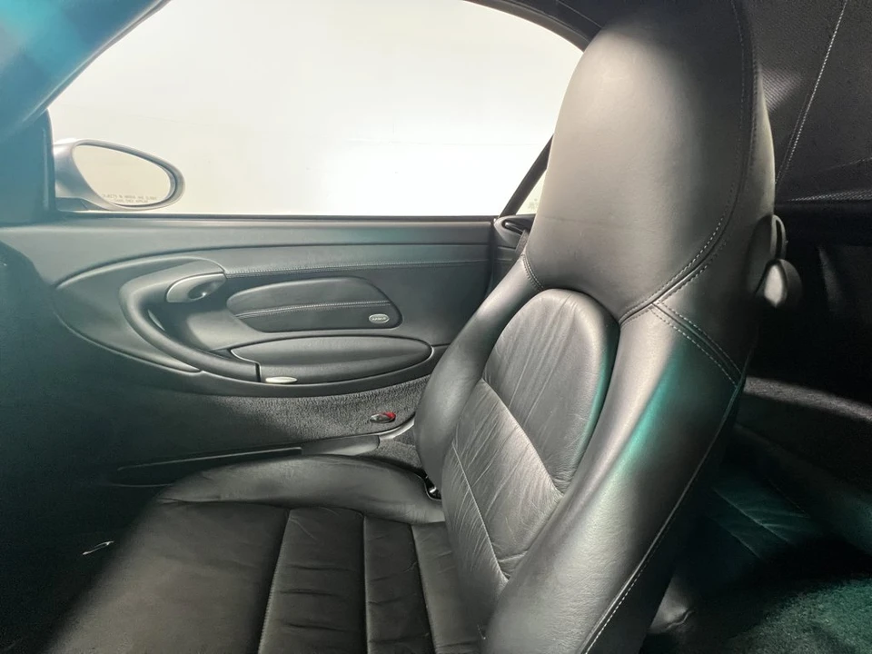 2001 Porsche 996 Carrera - Image 13 of 23