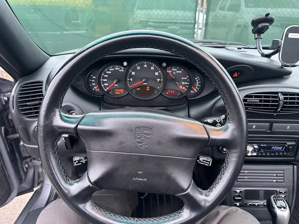 2001 Porsche 996 Carrera - Image 10 of 11