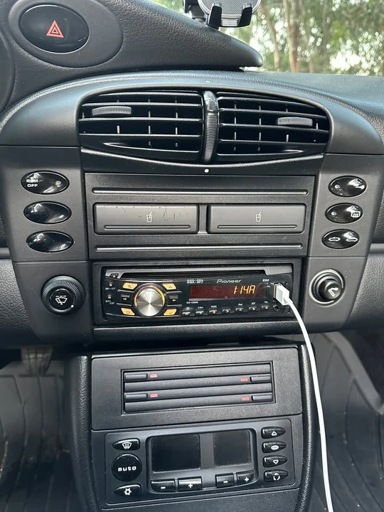 2001 Porsche 996 Carrera - Image 9 of 11