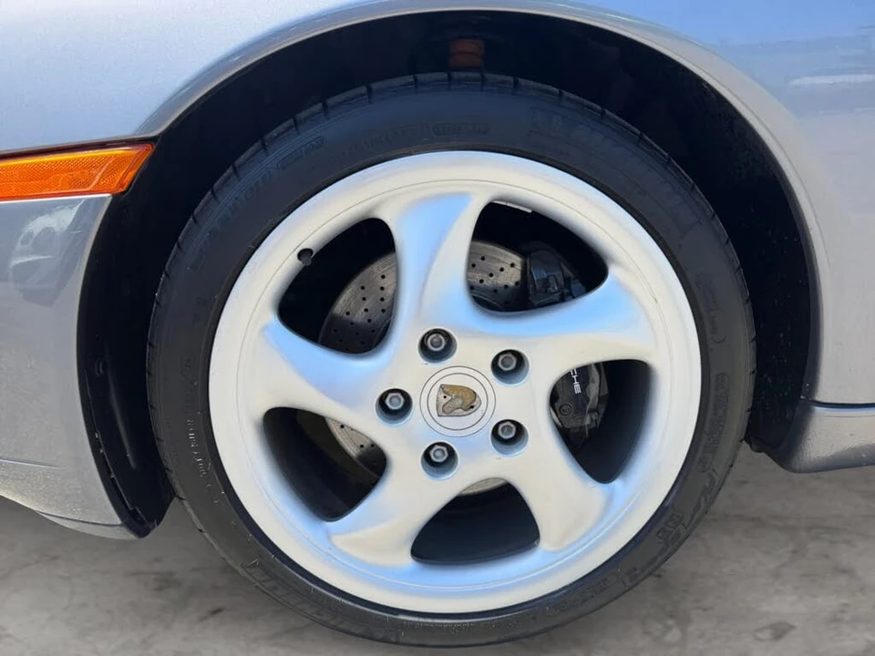 2001 Porsche 996 Carrera - Image 9 of 26