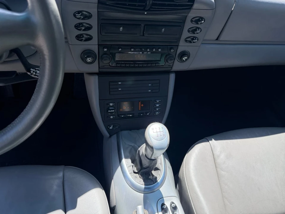 2001 Porsche 911 - Image 15 of 26
