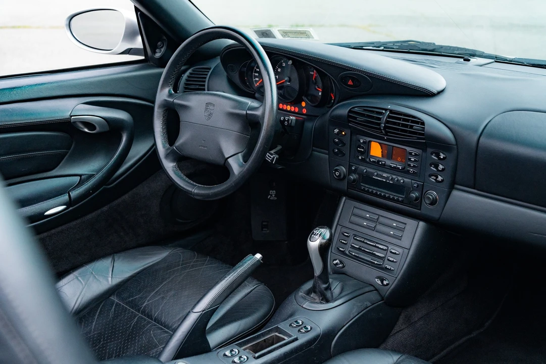 2001 Porsche 996 Carrera - Image 29 of 31