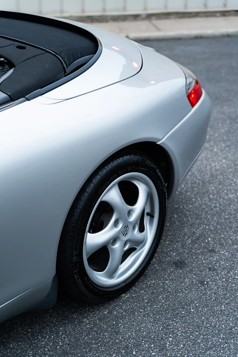 2001 Porsche 996 Carrera - Image 15 of 31