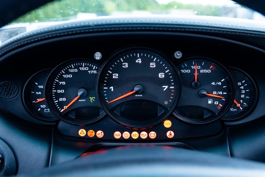 2001 Porsche 996 Carrera - Image 30 of 31
