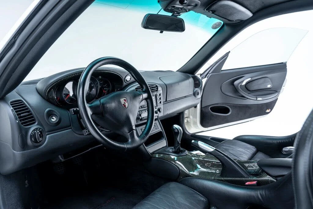 2001 Porsche 996 Carrera - Image 26 of 31
