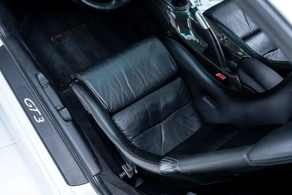 2001 Porsche 996 Carrera - Image 28 of 31