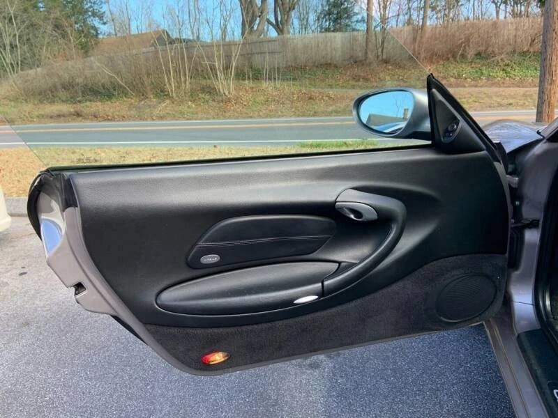 2001 Porsche 996 Carrera 4 - Image 6 of 6