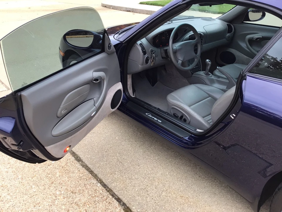 2001 Porsche 996 Carrera - Image 16 of 21