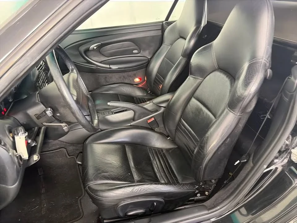 2001 Porsche 996 Carrera 4 - Image 10 of 11