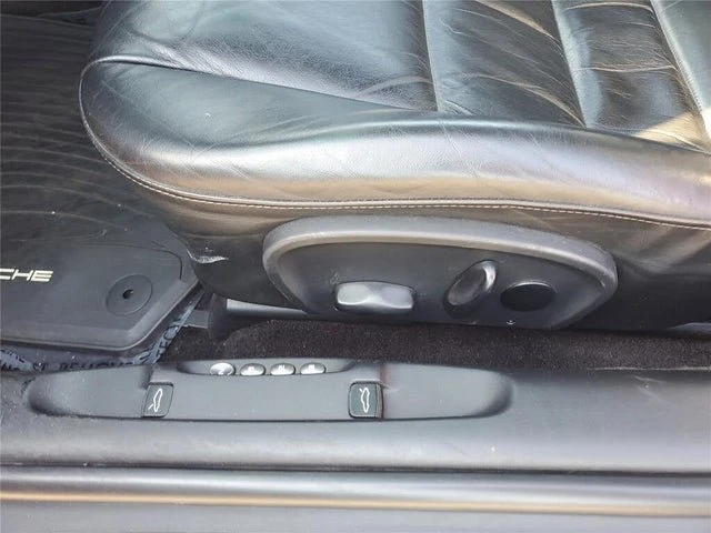 2001 Porsche 996 Carrera 4 - Image 12 of 19