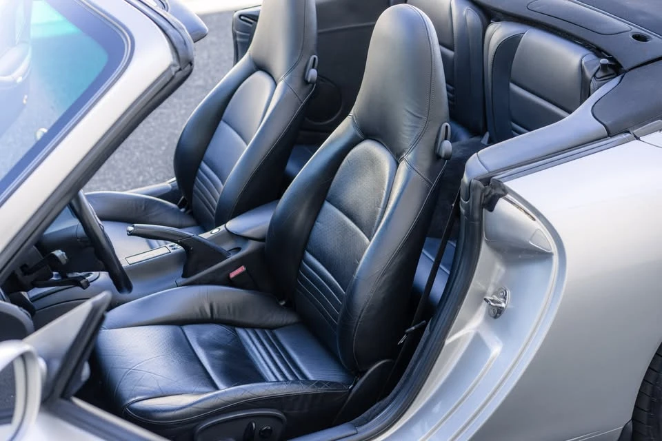 2001 Porsche 996 Carrera - Image 11 of 16
