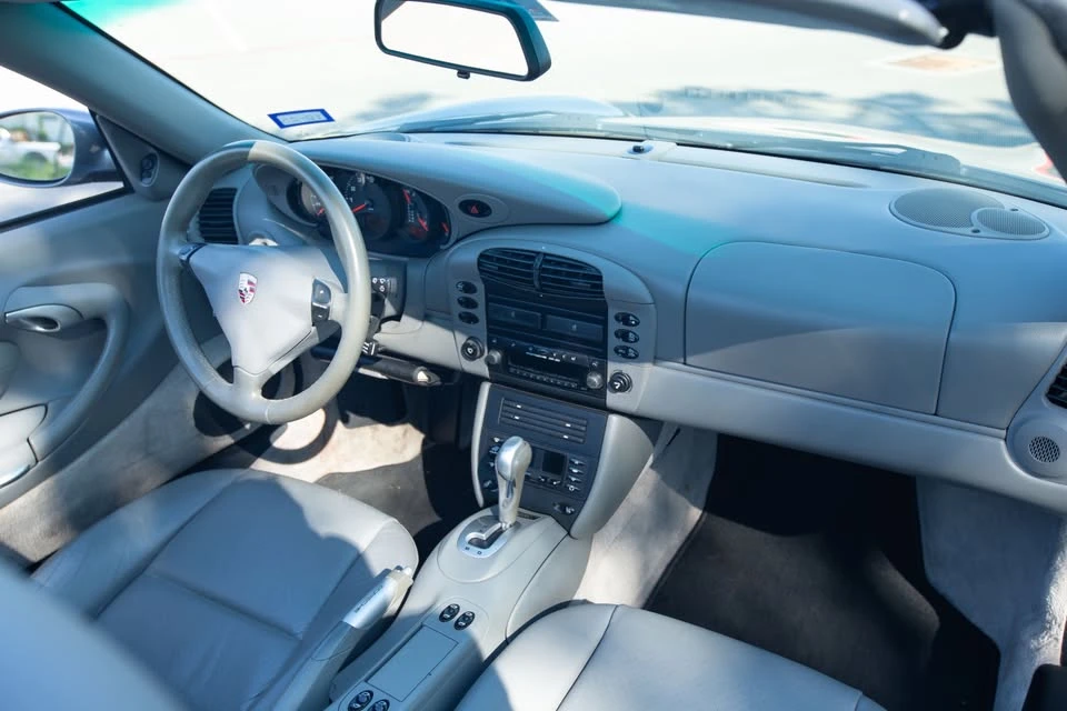 2001 Porsche 996 Carrera - Image 16 of 20