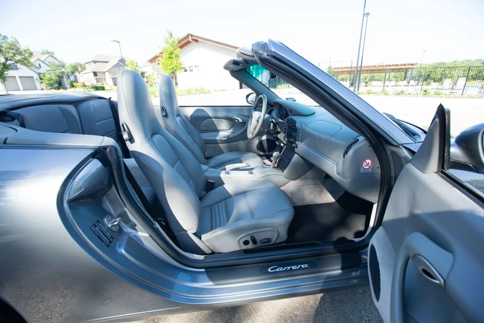 2001 Porsche 996 Carrera - Image 17 of 20