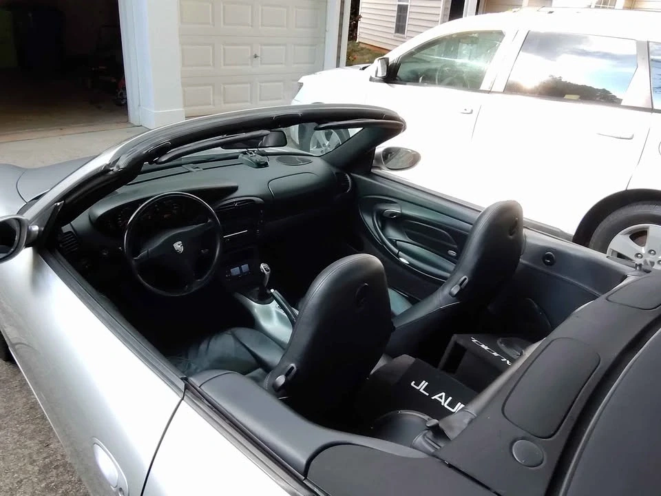 2001 Porsche 996 Carrera 4 - Image 5 of 8